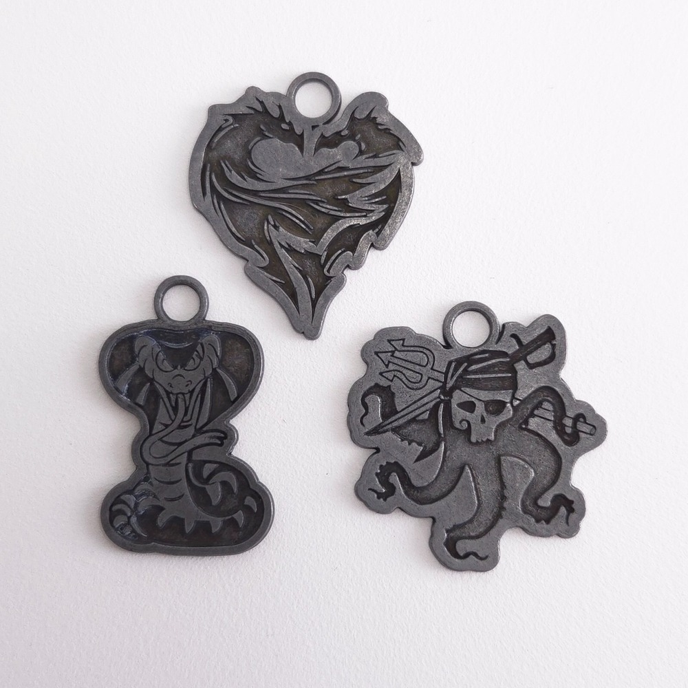 Disney Descendants 3 Metal Charms Pirates Rule, VK Rules, Purple Hair Don't Care